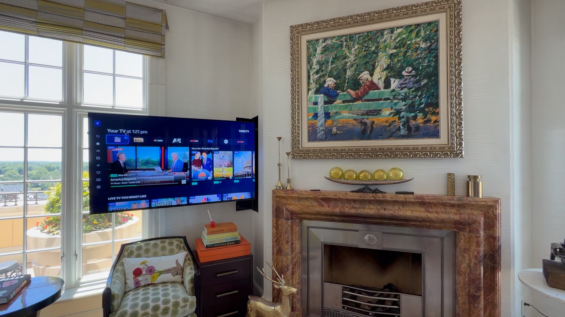 Motorized TV